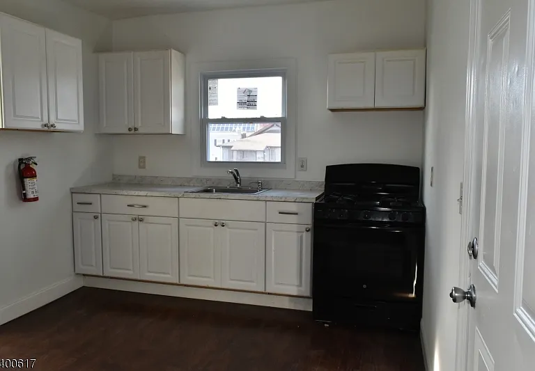 129 Central Pl #2 — Photo 11
