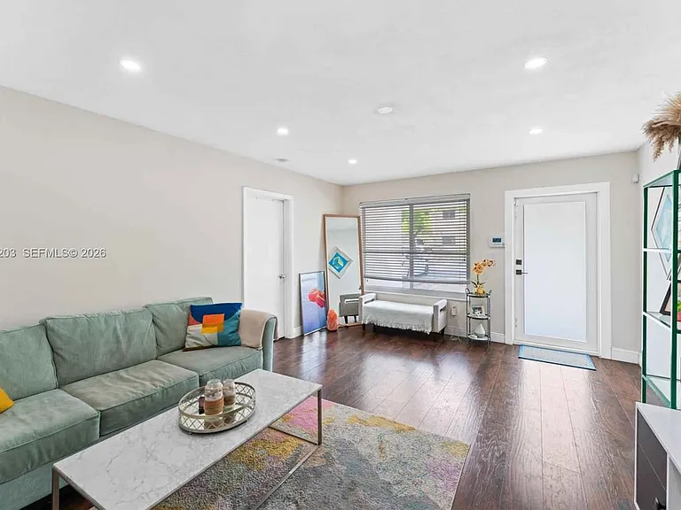 2311 SW 2nd St — Photo 14