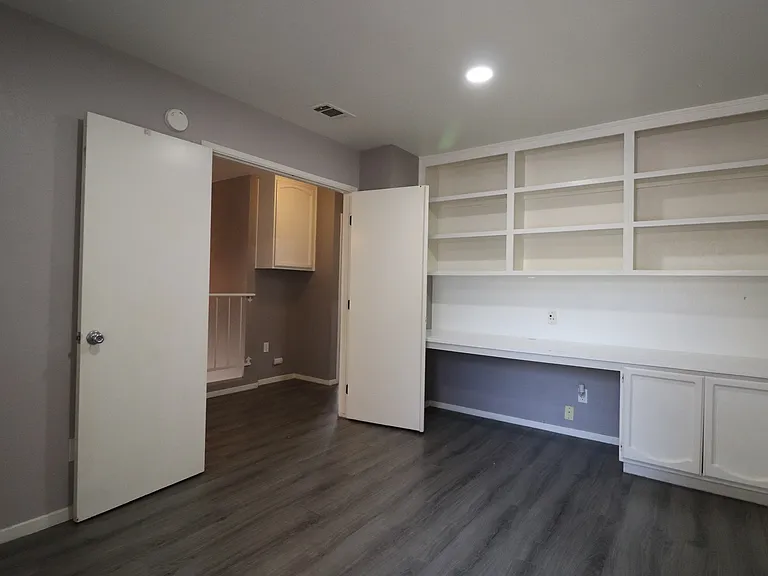 432 N Center Ct — Photo 16