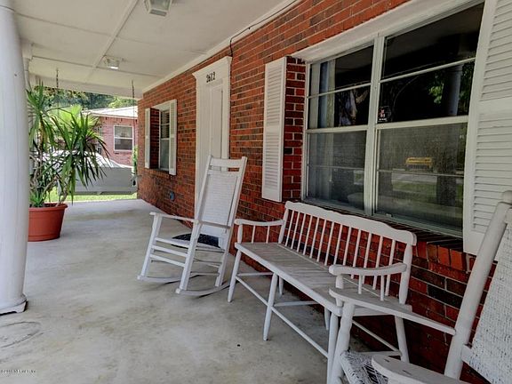 5th image of 2612 Silver Lake Dr
