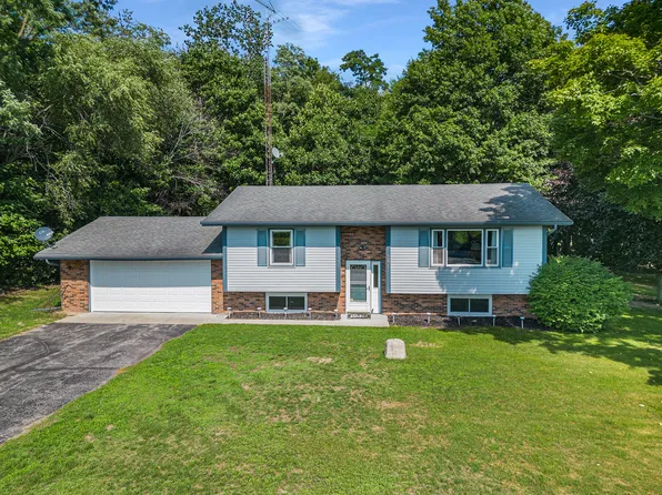 65783 70th St, Watervliet, MI 49098