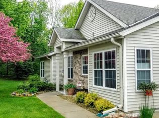 186 Wedgewood Dr, Saint Paul, MN 55115