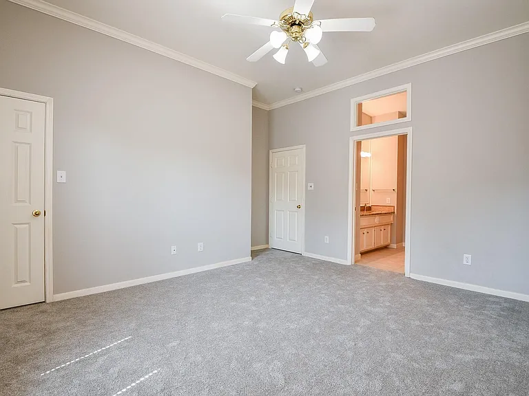 1813 Gillette St — Photo 14