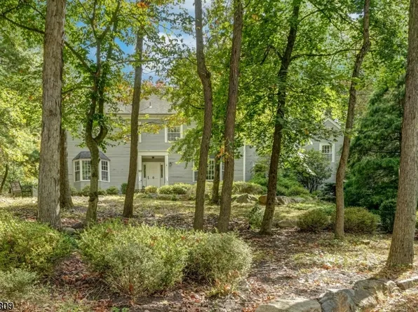 90 Glen Eagle Dr, Watchung Boro, NJ 07069