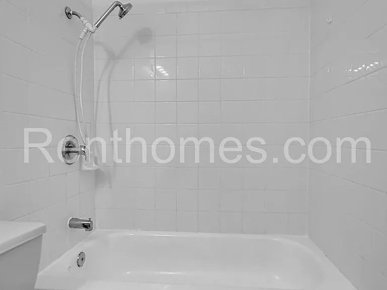 8320 Regents Rd #1H — Photo 15