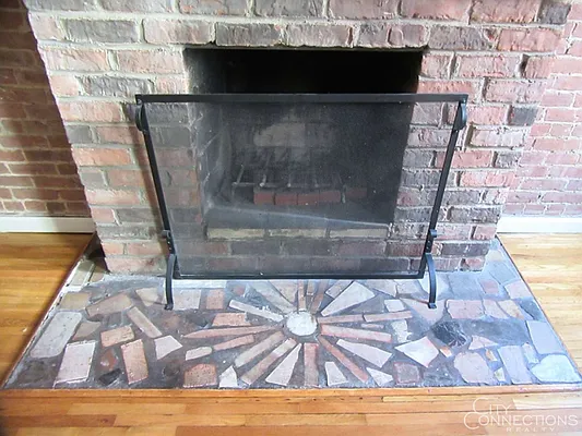 Rented by City Connections Realty | media 9