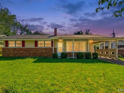 9828 Omega Dr, Saint Louis, MO, 63136