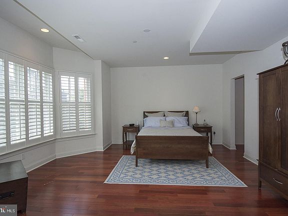 5th image of 229 Gaskill St #A