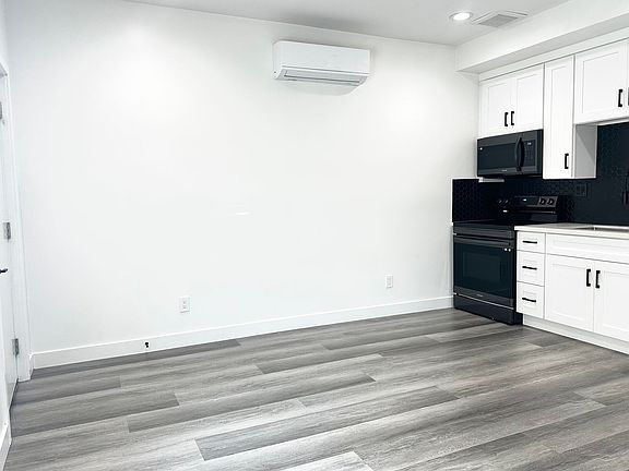 3rd image of 5160-5166 69th St #1