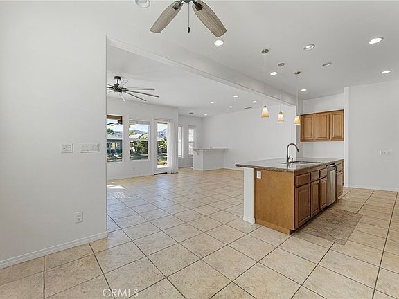 5th image of 7 Lake Como Ct