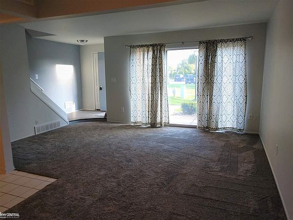 2nd image of 30161 Lorraine Ave