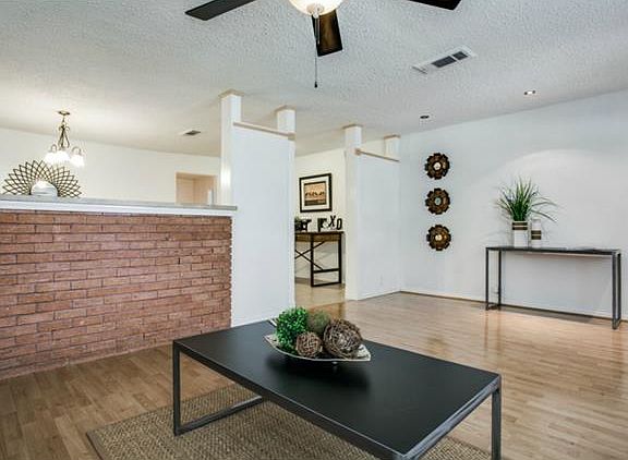 4th image of 2310 Elmwood Blvd