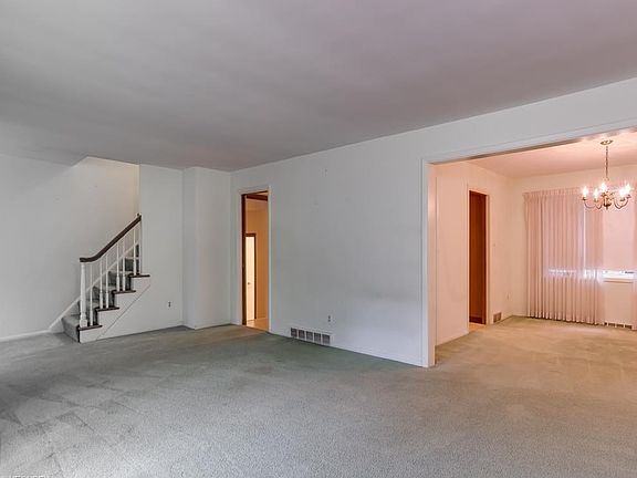 5th image of 5260 Hickory Dr