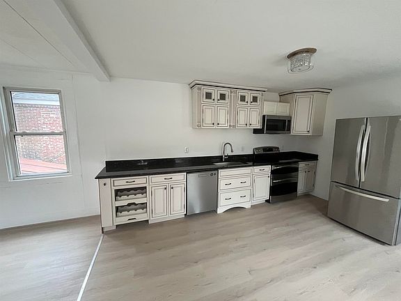 3rd image of 51 South St