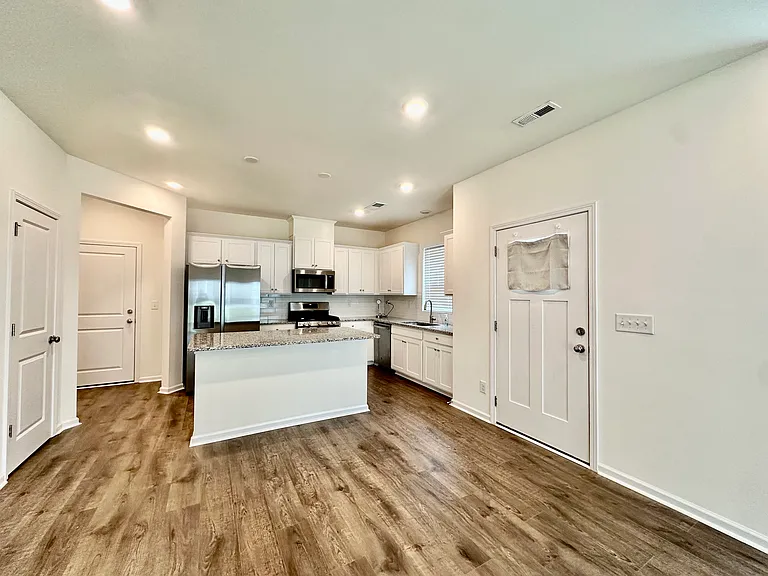 8116 Ramsburg Dr — Photo 4