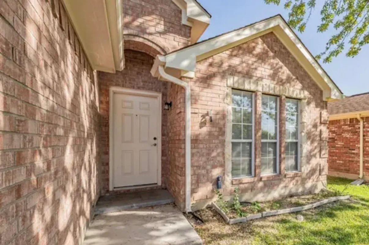 4 bed, 1846 sqft, $2,600 — Photo 3