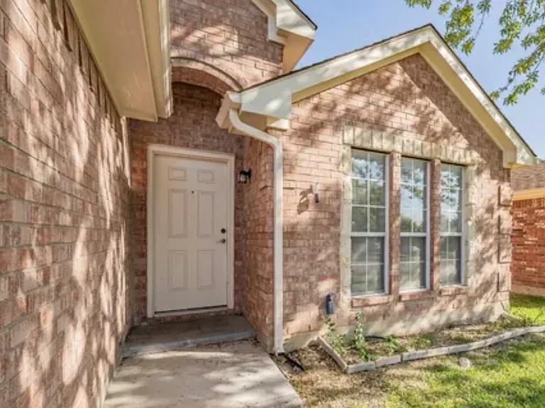 804 Fox Run Trl — Photo 3