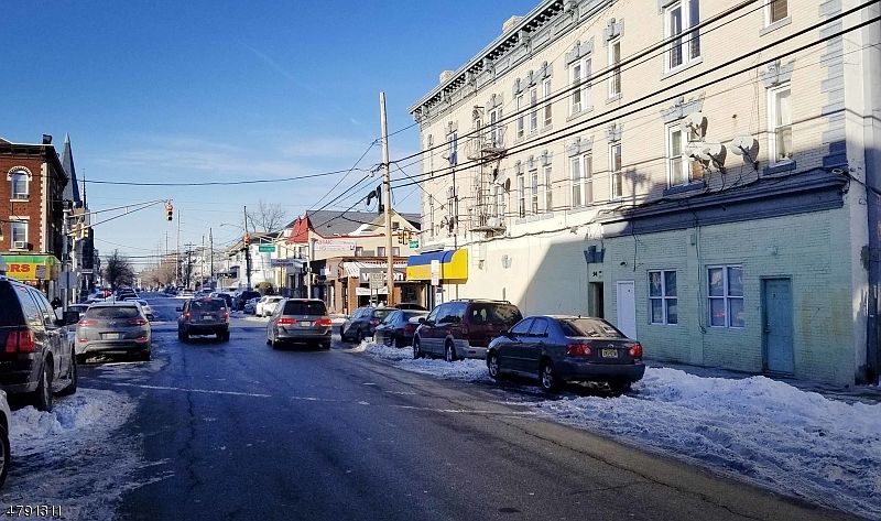 2nd image of 90 Hamilton Ave