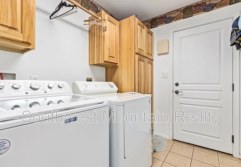 1202 W Prior Ave — Photo 31