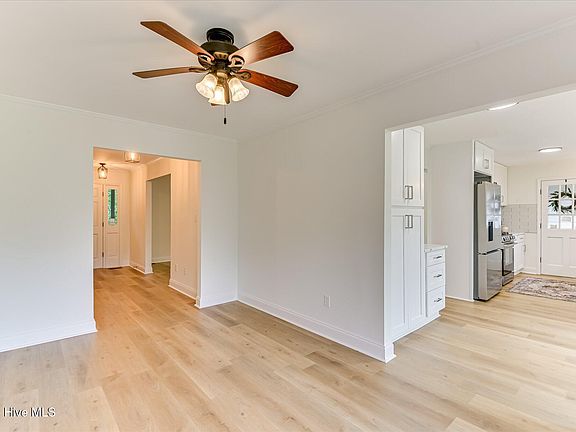 5th image of 261 Kings Way