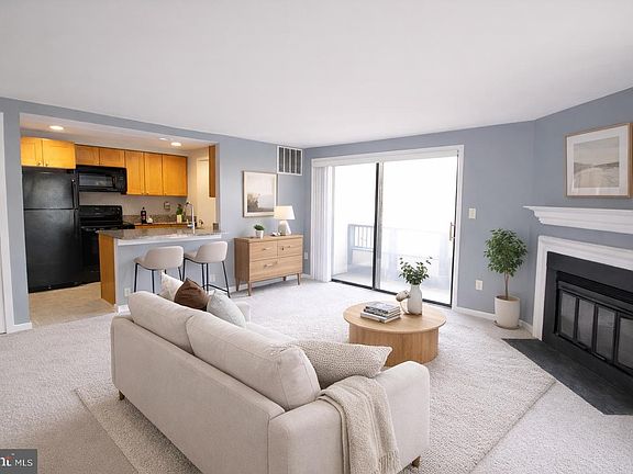 3rd image of 9836 Hellingly Pl #106