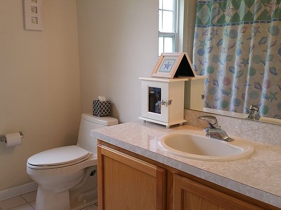 3rd image of 32 E Burgess Dr