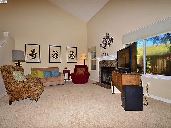 3rd image of 4841 Starflower Dr