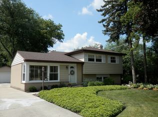 411 W Kirchhoff Rd, Arlington Heights, IL