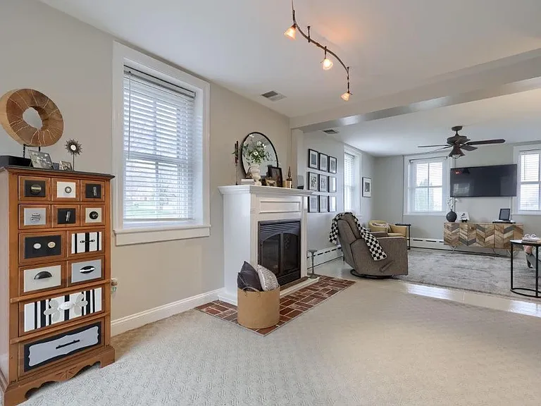 2047 Jarvis Rd — Photo 21