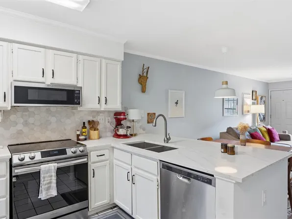 2215 Post Rd, Austin, TX