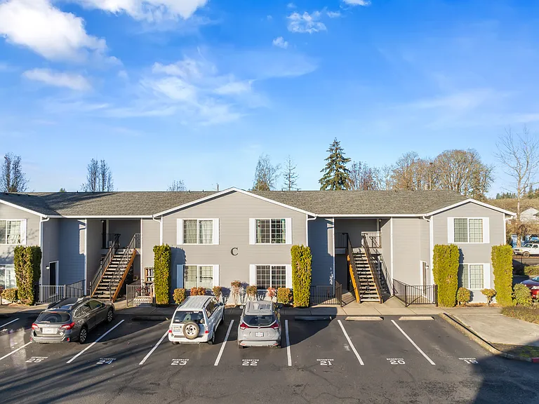 Clark Ave Apartments — Photo 22