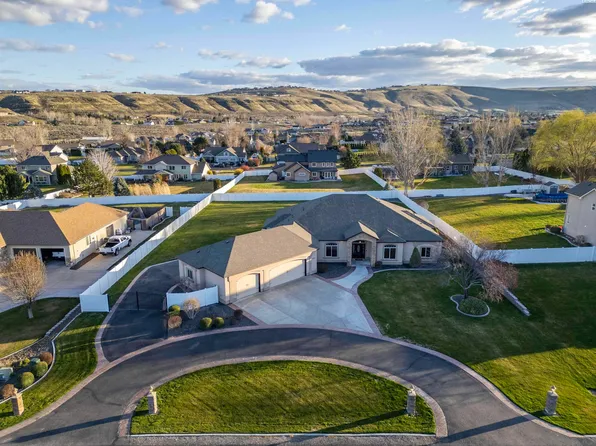 103007 Heather Dr, Kennewick, WA 99338