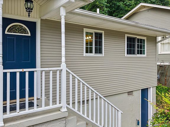 3rd image of 914 Dartmouth St