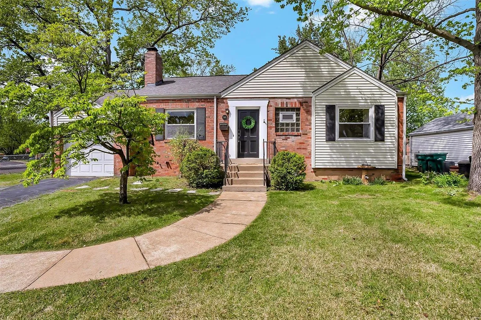 503 Hampshire Ct photo 1