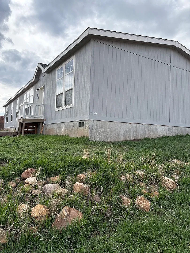 Amazing 4 Bedroom Home Near Bear Lake In Paris, Idaho! - Month To Month Lease Only — Photo 3