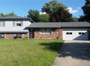 17 Whitewood Ct, Beech Grove, IN 46107