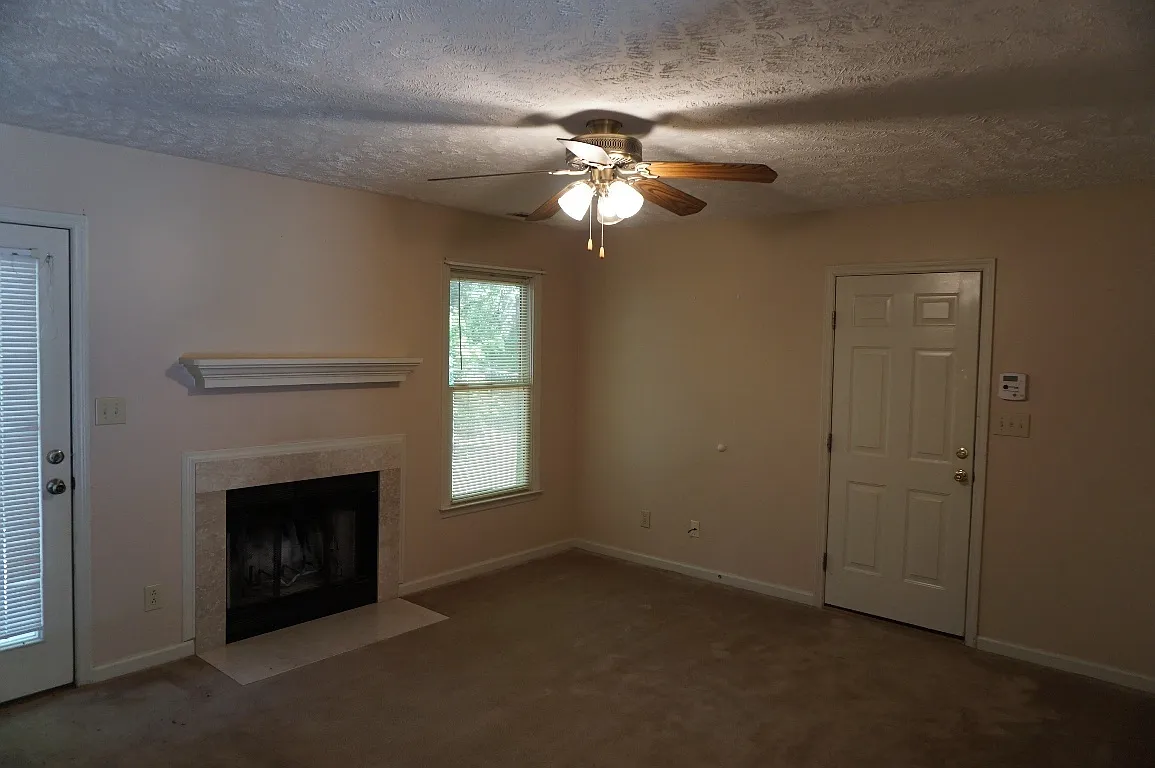 2808 Rosemeade ~ Meadowbrook — Photo 2