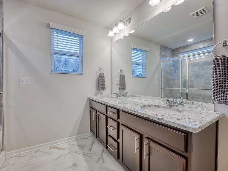 2832 Fairgrove Cres — Photo 15
