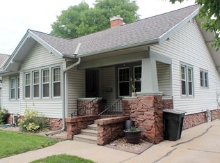 413 W 27th St, Kearney, NE 68845