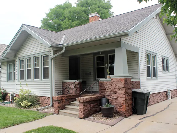 413 W 27th St, Kearney, NE 68845