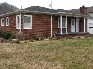 630 Washington Ave, Paintsville, KY 41240