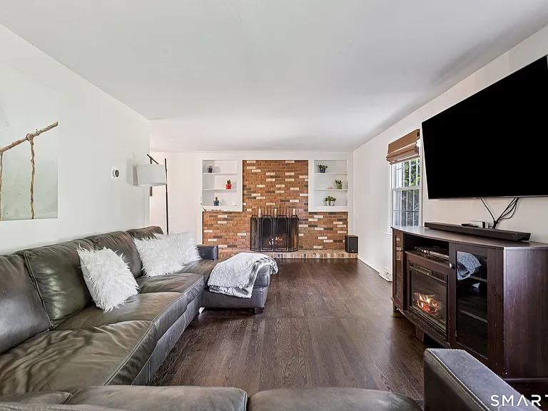 111 Mill Hill Rd — Photo 10