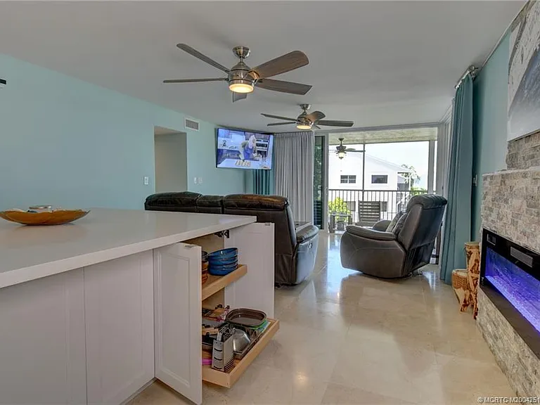 8302 Marina Villas Dr #8302 — Photo 20