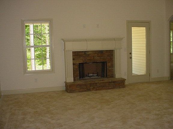 3rd image of 821 Alexis Way