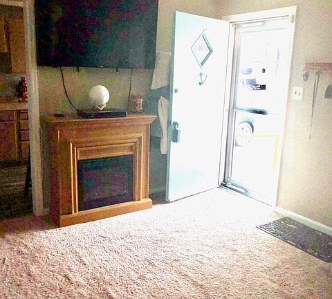 4th image of 860 Vassar Dr