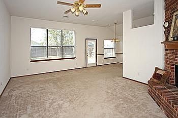 5th image of 10640 NW 35th Pl