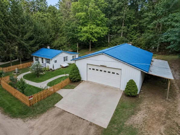 3944 Truesdale Ave, Newaygo, MI 49337