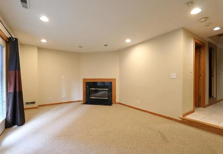 604 S Loomis St — Photo 31