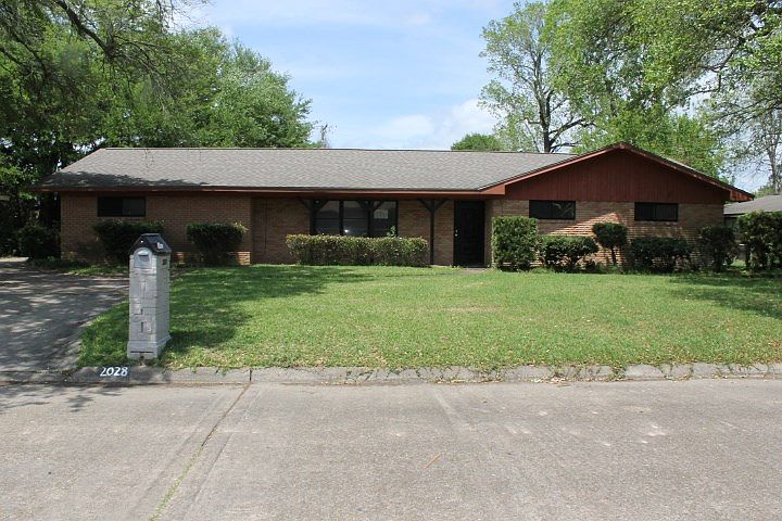 1st image of 2028 Melwood Dr