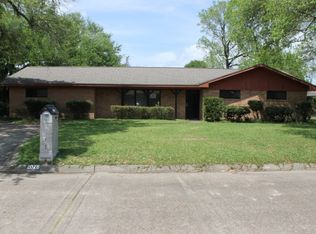 2028 Melwood Dr, Orange, TX 77630